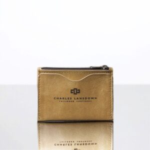 Men’s Dakota Zipped Cardholder in tan. Premium full-grain leather, minimalist design, curved slots, and a secure zip closure.