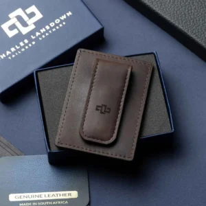Men’s Belvoir Moneyclip Cardholder in brown on a luxury gift box. Premium full-grain leather with 3 card slots and a strong magnetic clip.