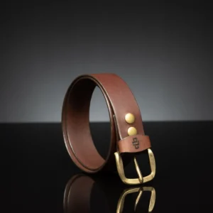 Casual brown leather belt, 40mm wide, designed for everyday wear with jeans.