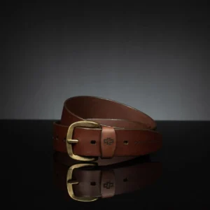 Brown leather belt, 40mm wide, highlighting a sturdy buckle and timeless design.