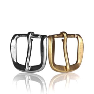 Selection of interchangeable belt buckles in antique brass and silver, compatible with 40mm leather belts.