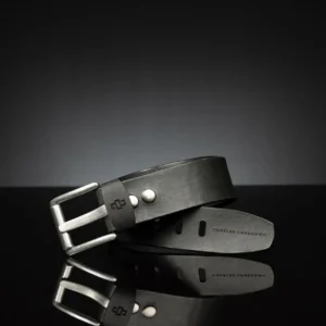 Casual black leather belt, 50mm width, featuring a sturdy metal buckle.