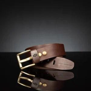 Casual brown leather belt, 50mm width, featuring an antique brass buckle for a rugged look.