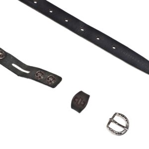 Women’s 20mm skinny leather belt with an interchangeable buckle system for a customized look.