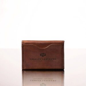 Women's rich brown leather cardholder, premium bifold design with curved cardholders, handcrafted from full-grain leather.